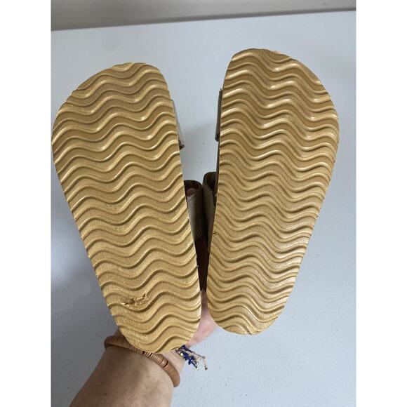 Max + Jake Sandals Girls Size 10M Felix Flats Tan Suede Adjustable Hook Loop EUC - Picture 7 of 8